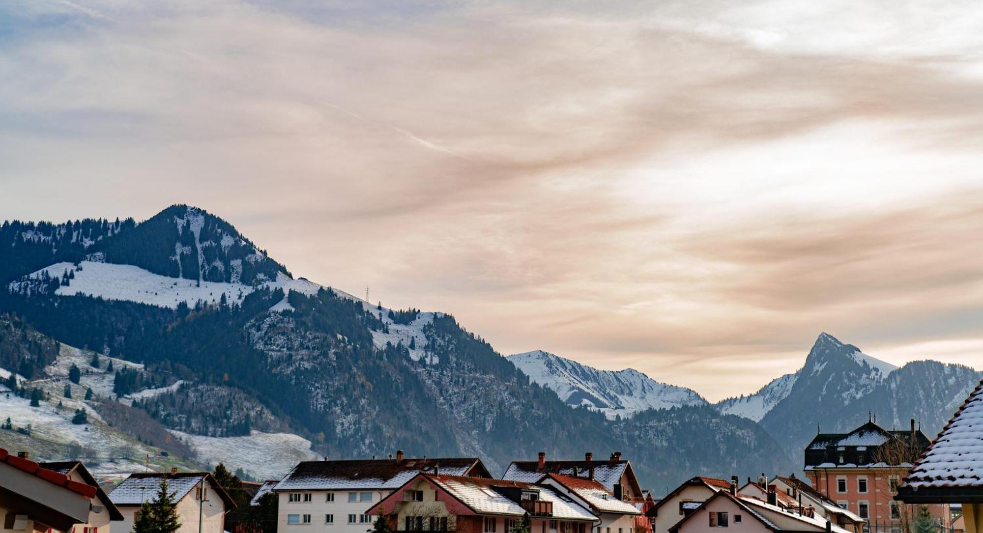 Gruyere Alpes Appartement 3 Chambres Bbq Parking Neirivue المظهر الخارجي الصورة